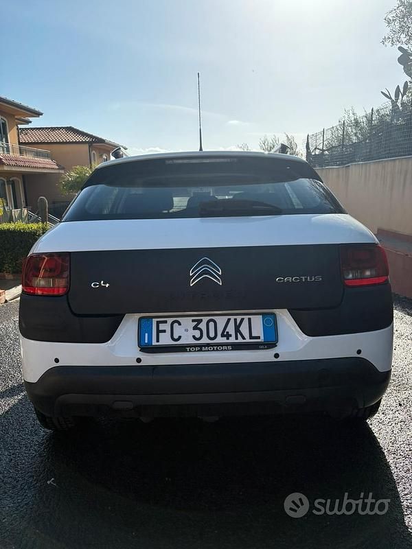 Usata Citroën C4 Cactus Feel 82 CV (60 kW) 2015 Nero Utilitaria