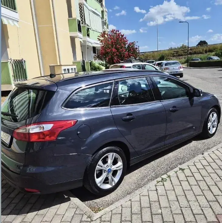 Usata Ford Focus 109 CV (80 kW) 2012 Blu Station wagon