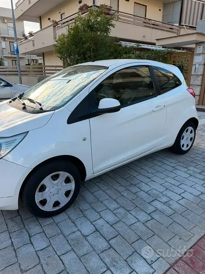 Begagnad Ford Ka 75 HK (55 kW) 2009 Vit Halvkombi