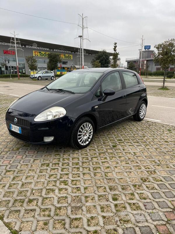 Usato 2007 Fiat Grande Punto 1.2 Benzin 65 CV (2.850 €)