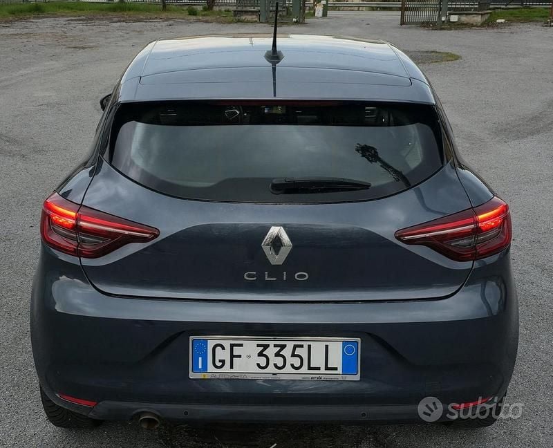Usata Renault Clio V 100 CV (73 kW) 2022 Grigio Utilitaria