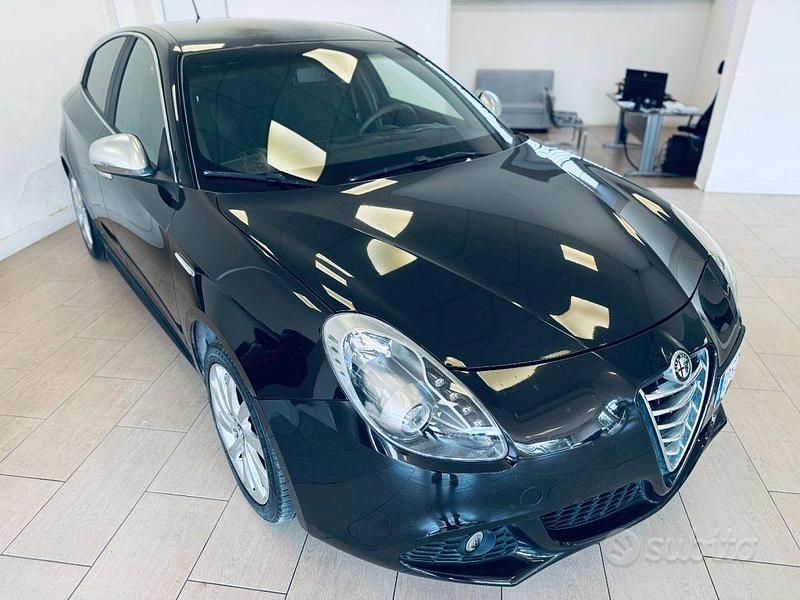 Usata Alfa Romeo Giulietta Distinctive 140 CV (102 kW) 2012 Nero vulcano Utilitaria