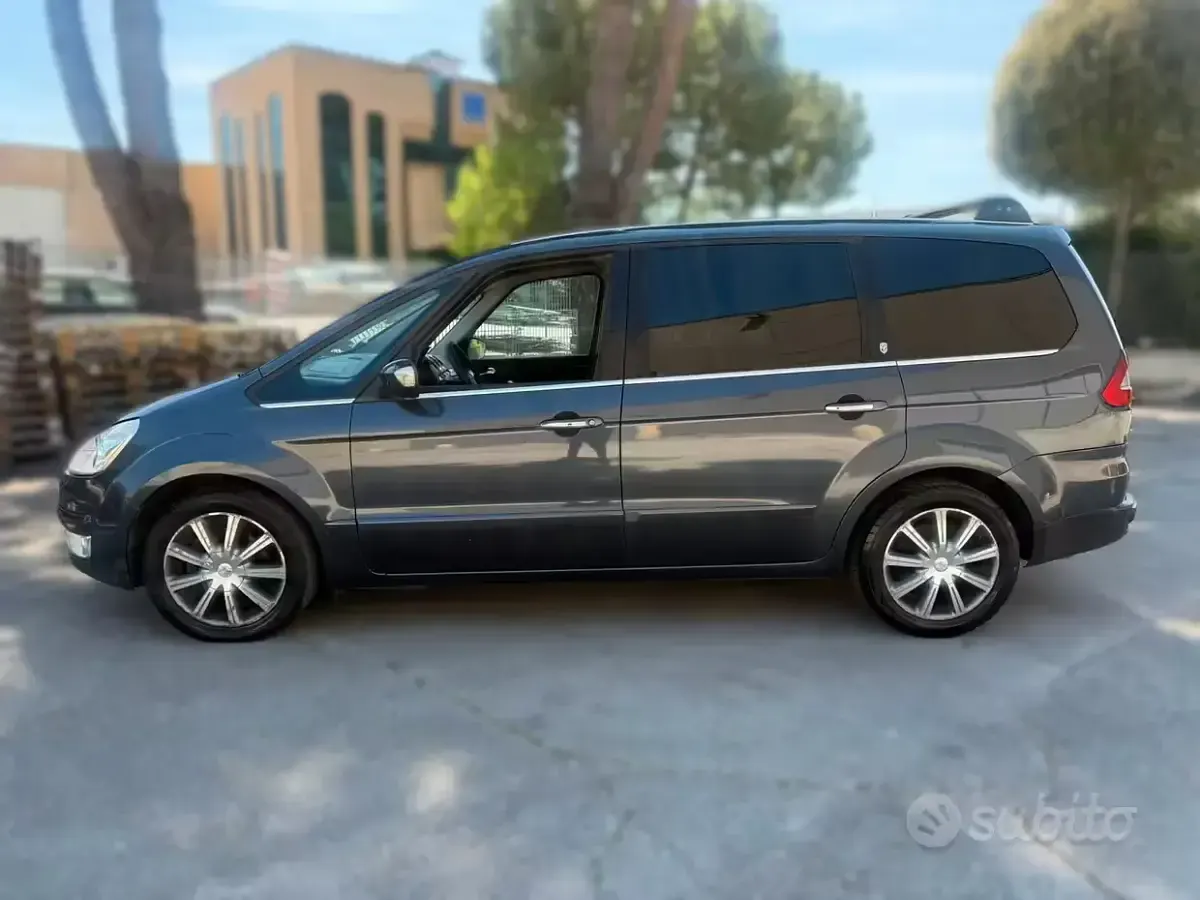 Begagnad Ford Galaxy 140 HK (102 kW) 2008 Blå Minibuss