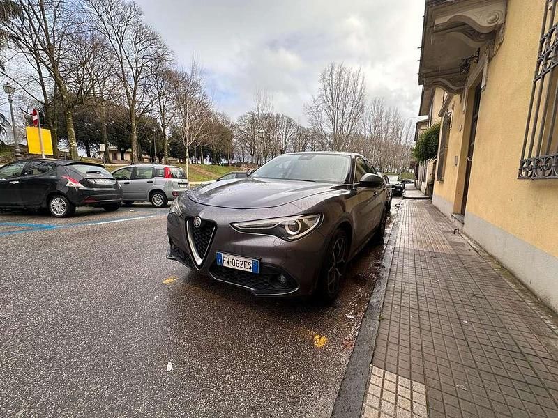 Usata Alfa Romeo Stelvio Super 190 CV (139 kW) 2019 Grigio SUV