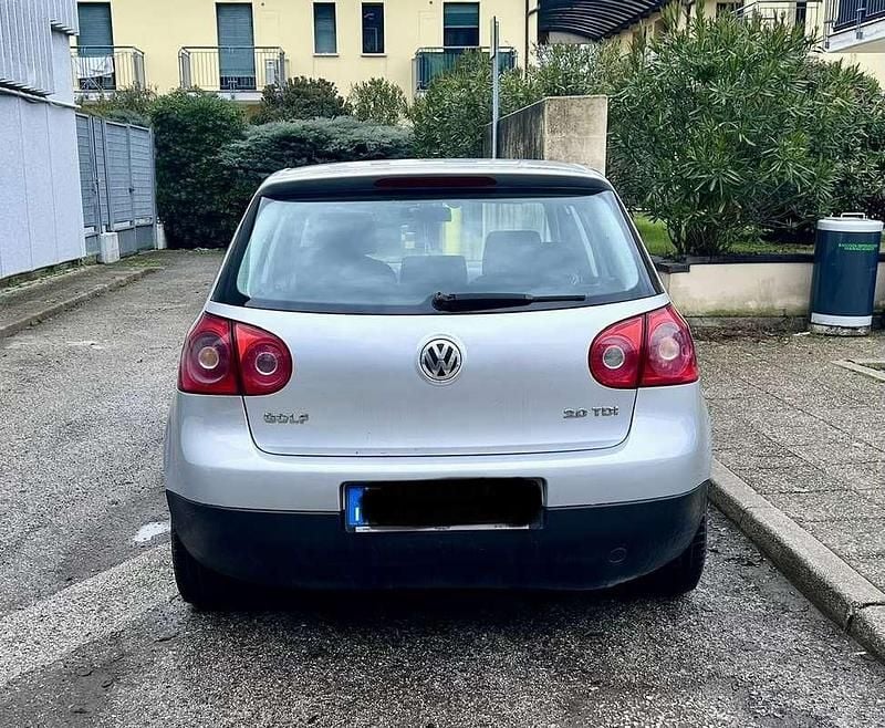 Usata VW Golf IV 140 CV (102 kW) 2004 Argento Berlina