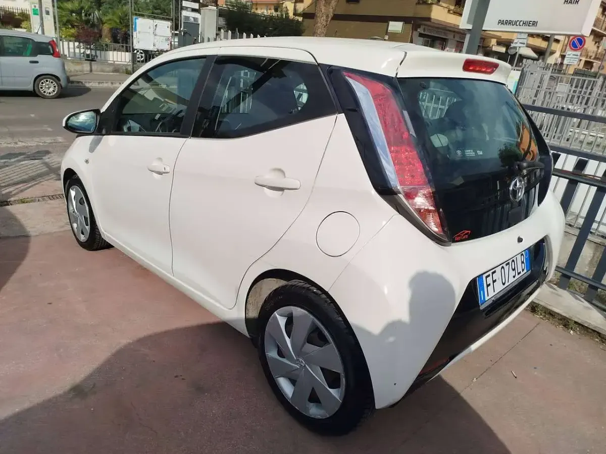 Usata Toyota Aygo 69 CV (50 kW) 2016 Other Utilitaria