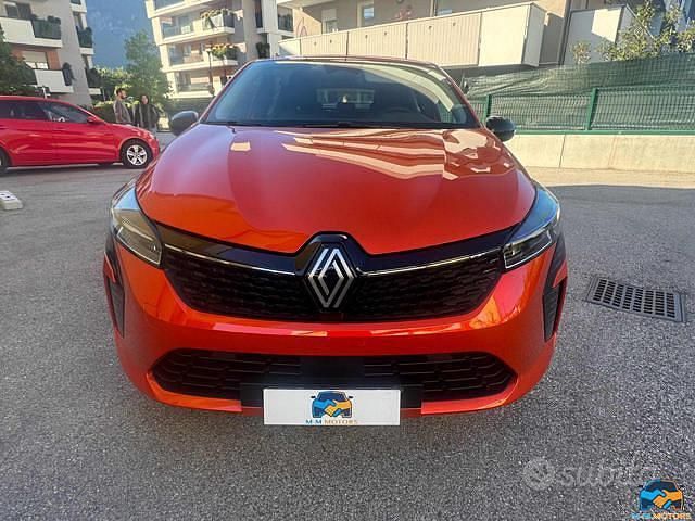 Usata Renault Clio V Evolution 91 CV (66 kW) 2024 Arancione Berlina