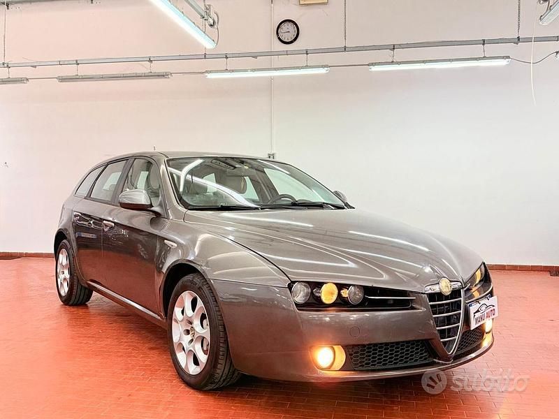 Usata Alfa Romeo 159 120 CV (88 kW) 2009 Grigio Station wagon