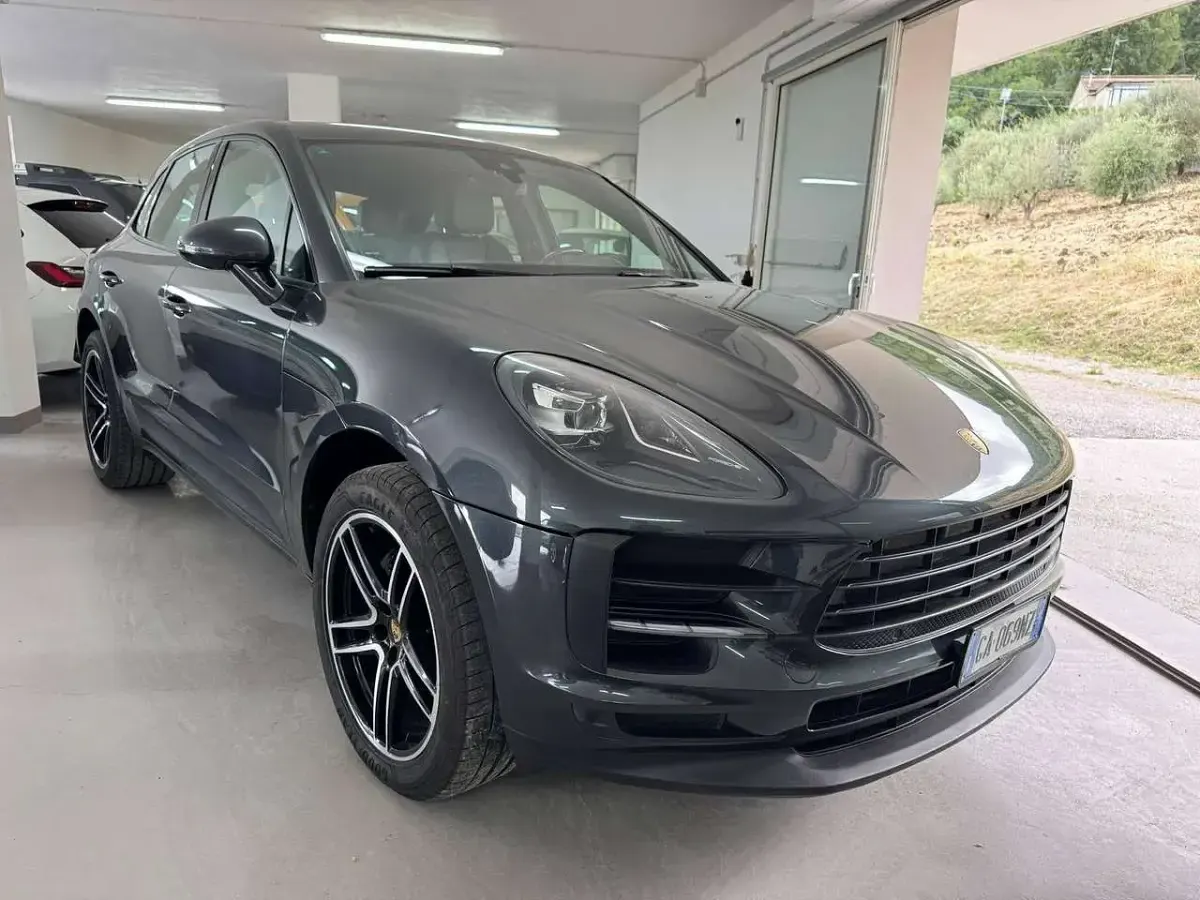 Usata Porsche Macan 245 CV (180 kW) 2020 Grigio SUV