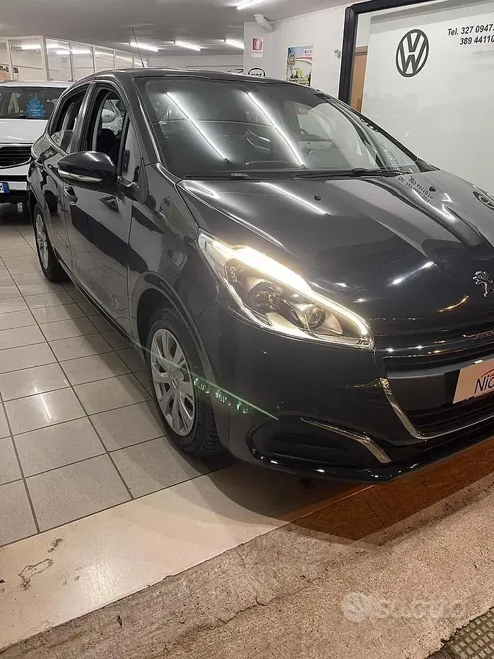 Usata Peugeot 208 Active 82 CV (60 kW) 2016 Blu Utilitaria