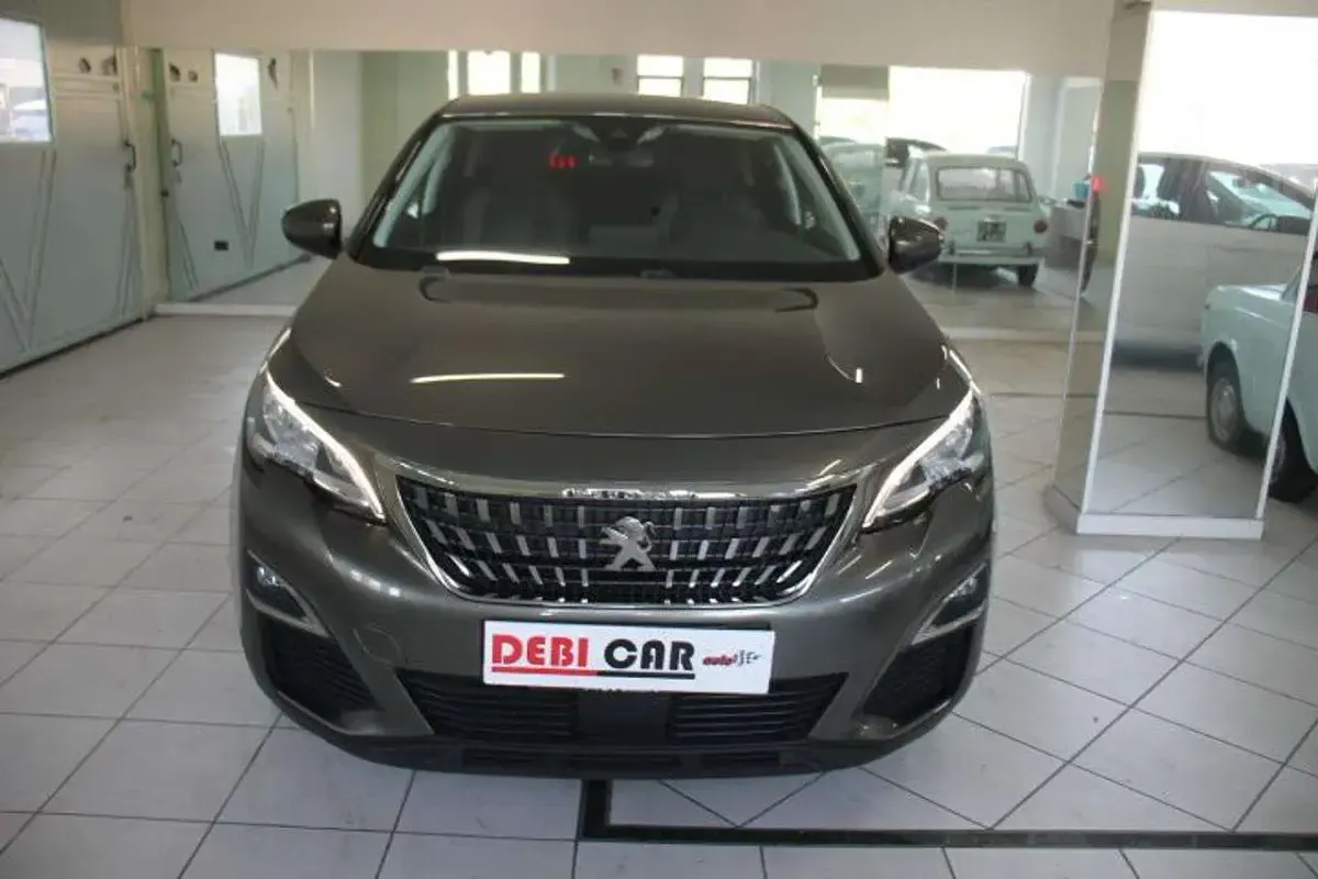 Usata Peugeot 3008 131 CV (96 kW) 2020 Grigio scuro SUV