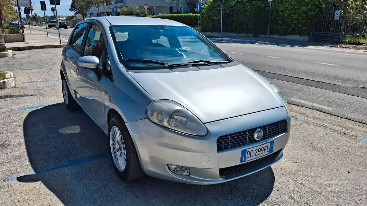 Usata Fiat Grande Punto 65 CV (47 kW) 2006 Grigio Utilitaria