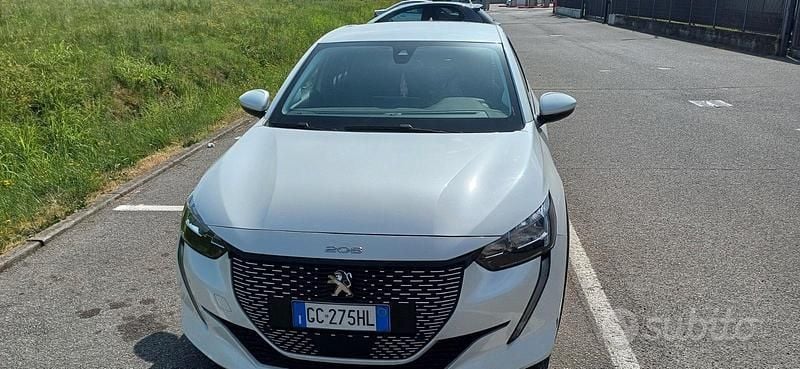 Usata Peugeot e-208 56 kW (77 CV) 2020 Bianco Utilitaria