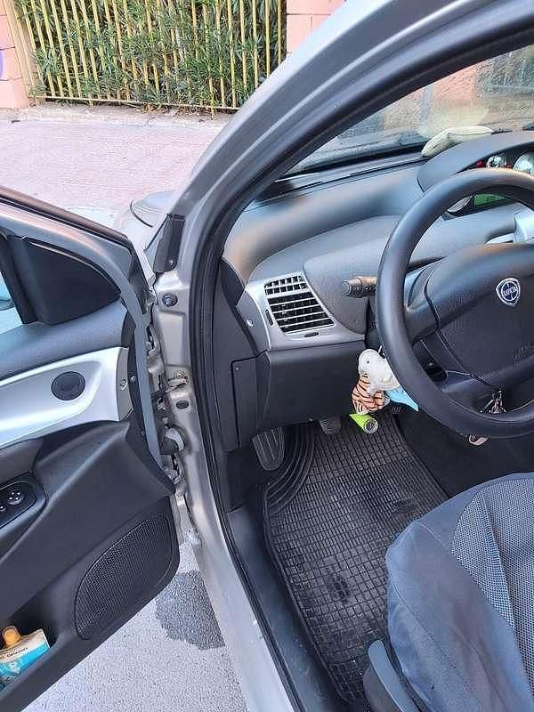 Usata Lancia Ypsilon 75 CV (55 kW) 2010 Utilitaria