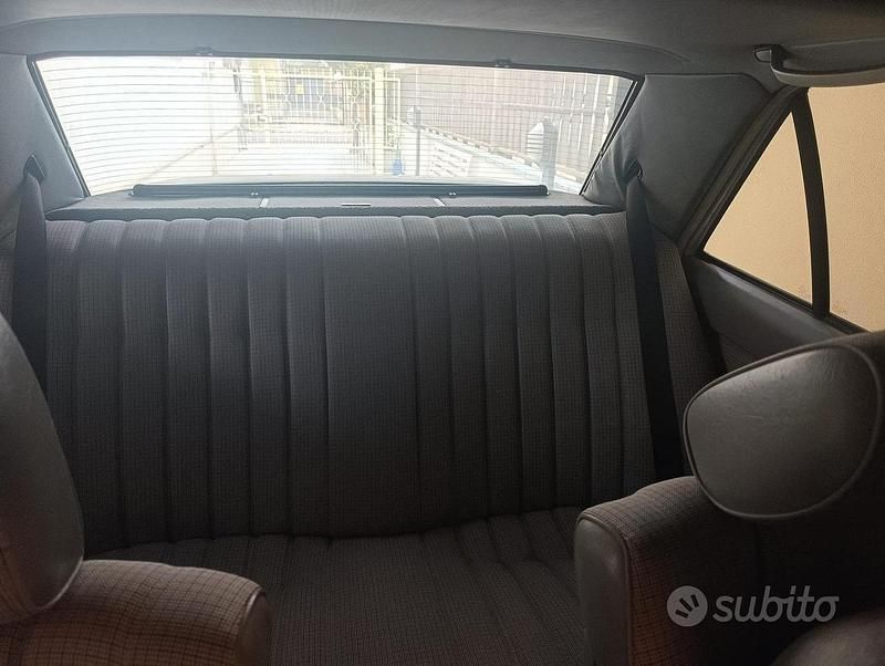 Usata Mercedes 190 122 CV (89 kW) 1986 Berlina