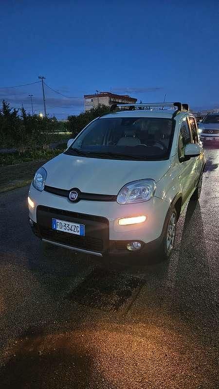 Usata Fiat Panda 4x4 S 95 CV (69 kW) 2016 Beige Utilitaria