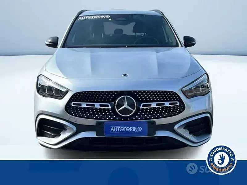 Usata Mercedes GLA200 AMG line 150 CV (110 kW) 2025 Grigio SUV