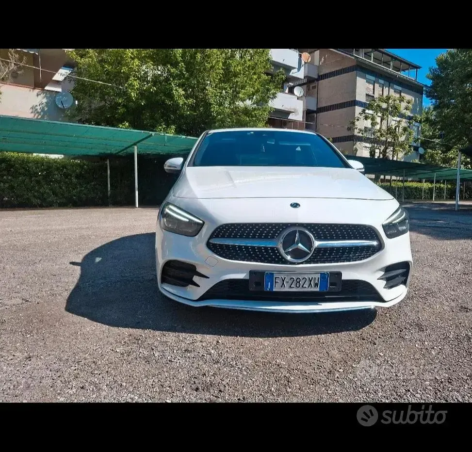 Usata Mercedes B180 116 CV (85 kW) 2019 Bianco Utilitaria