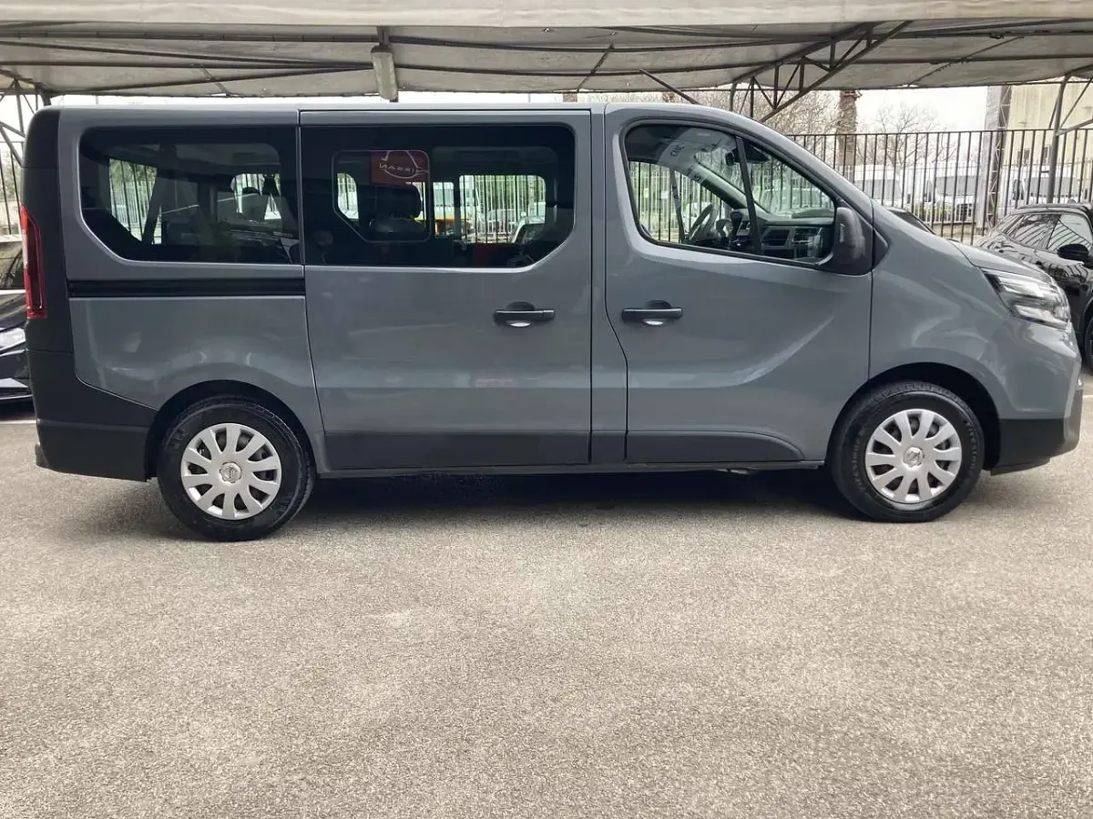 Usata Nissan Primastar 110 CV (80 kW) 2022 Grigio Monovolume