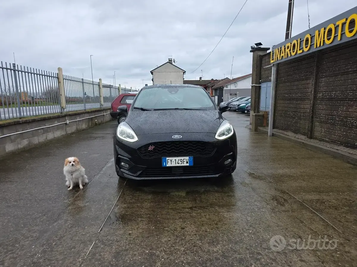 Usata Ford Fiesta ST-Line 86 CV (63 kW) 2019 Nero Utilitaria