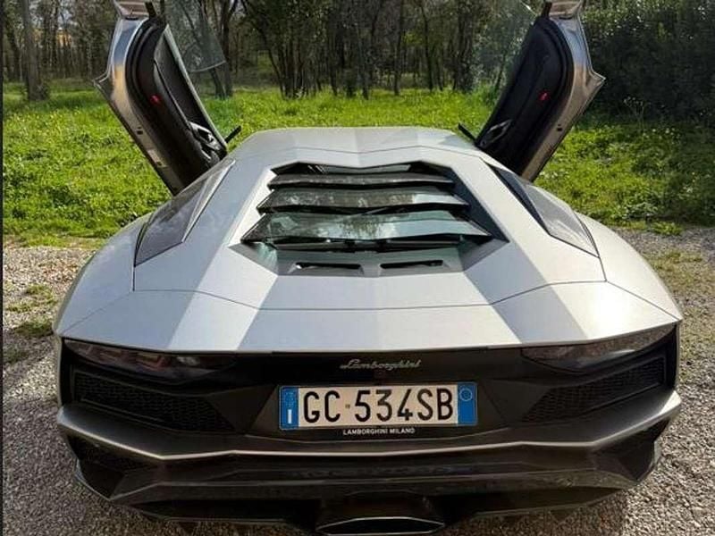 Usata Lamborghini Aventador 740 CV (544 kW) 2020 Argento Coupé