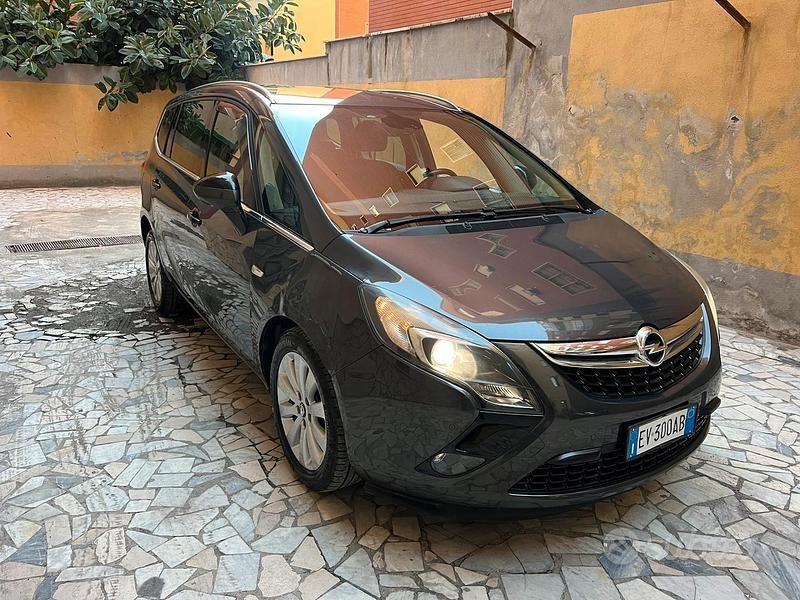 Usata Opel Zafira 150 CV (110 kW) 2014 Grigio Monovolume