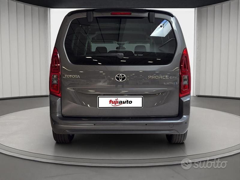 Usata Toyota Proace Verso City 56 kW (77 CV) 2023 Dark grey met Station wagon