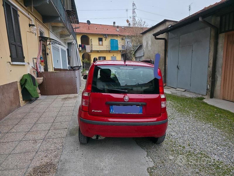 Usata Fiat Panda Dynamic 69 CV (50 kW) 2012 Rosso Utilitaria