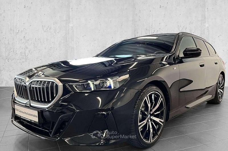 Nero Usata 2024 BMW 520 M Sport Station wagon | 55.900 € (Buon prezzo) - Immagine 1/4