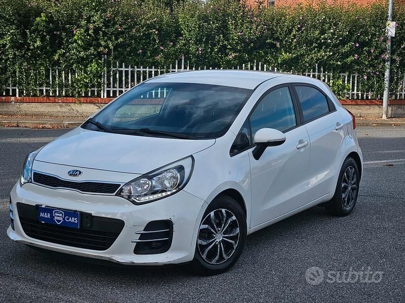 Usata Kia Rio Active 75 CV (55 kW) 2016 Bianco Berlina