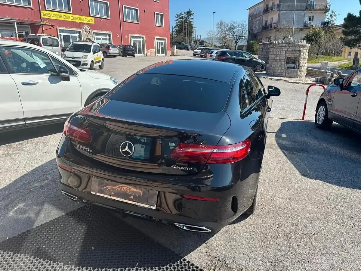 Usata Mercedes E220 AMG Line Premium Plus 194 CV (142 kW) 2018 Nero Coupé