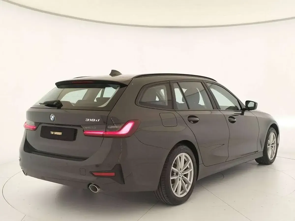 Usata BMW 318 Advantage 150 CV (110 kW) 2022 Grigio Station wagon