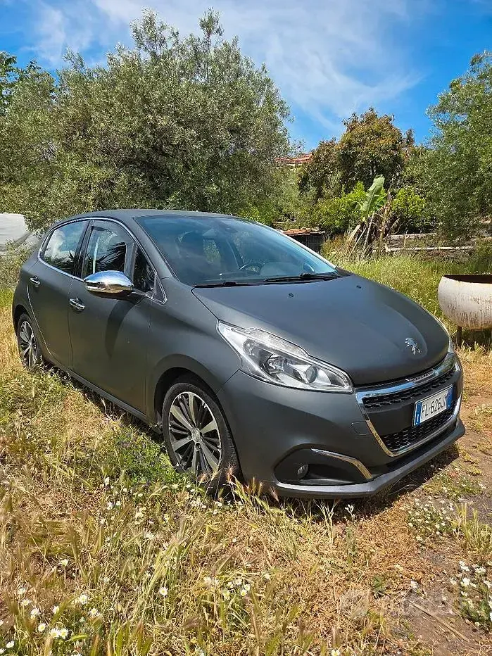 Usata Peugeot 208 Allure 100 CV (73 kW) 2017 Grigio Utilitaria