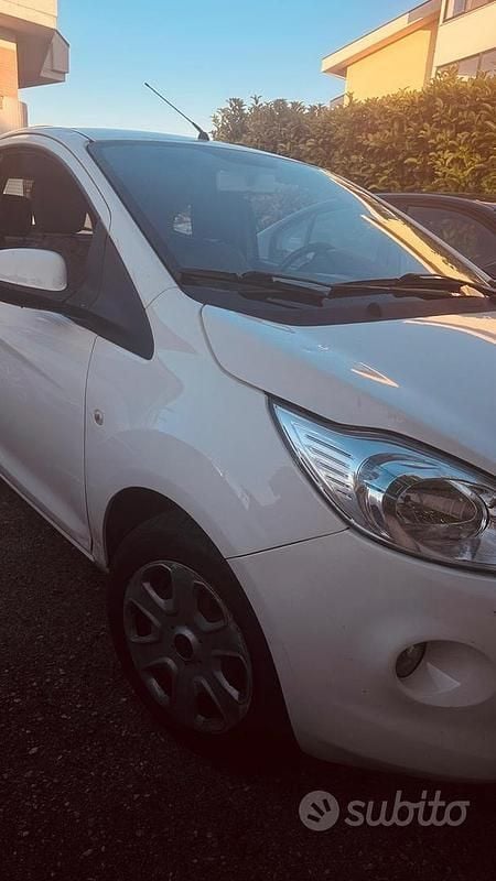 Usata Ford Ka Titanium 75 CV (55 kW) 2010 Bianco Utilitaria