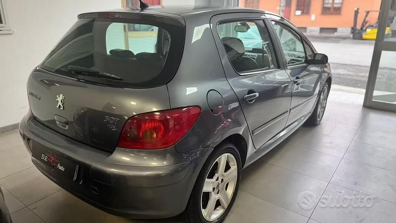 Usata Peugeot 307 135 CV (99 kW) 2004 Grigio Berlina