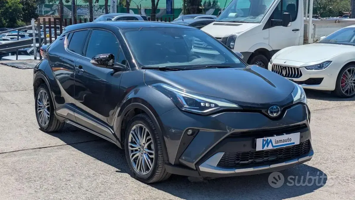 Usata Toyota C-HR Lounge 152 CV (111 kW) 2023 Grigio SUV