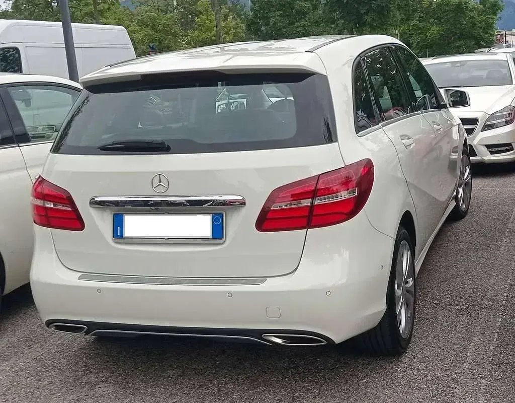 Usata Mercedes 180 109 CV (80 kW) 2015 Bianco Berlina