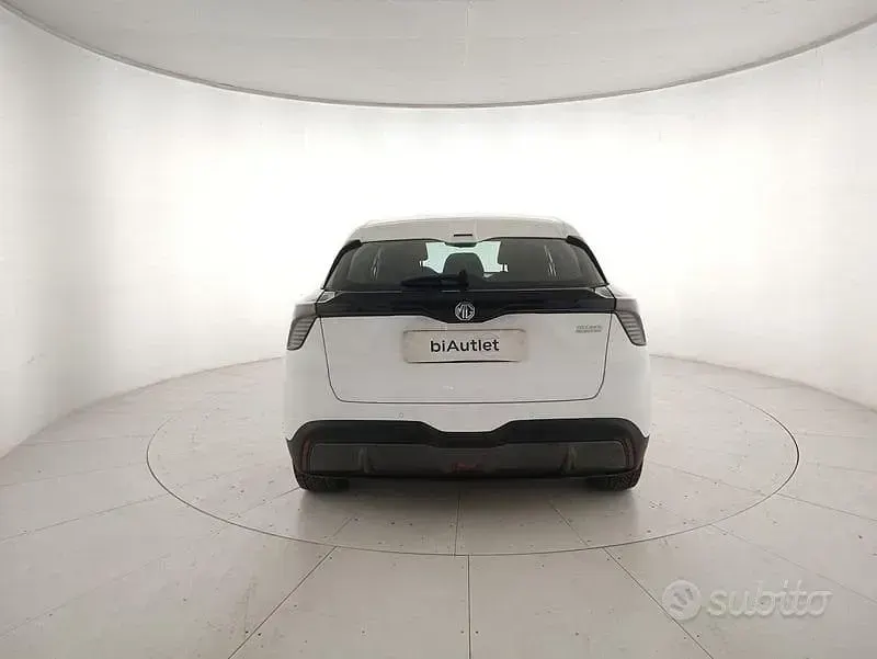 Usata MG MG4 EV 125 kW (170 CV) 2024 Bianco Utilitaria