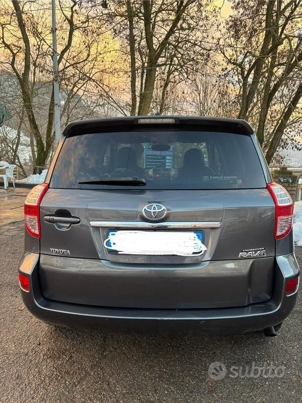 Usata Toyota RAV4 Style 150 CV (110 kW) 2012 Grigio SUV