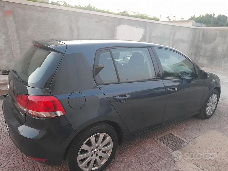 Usata VW Golf VI 110 CV (80 kW) 2009 Blu Utilitaria