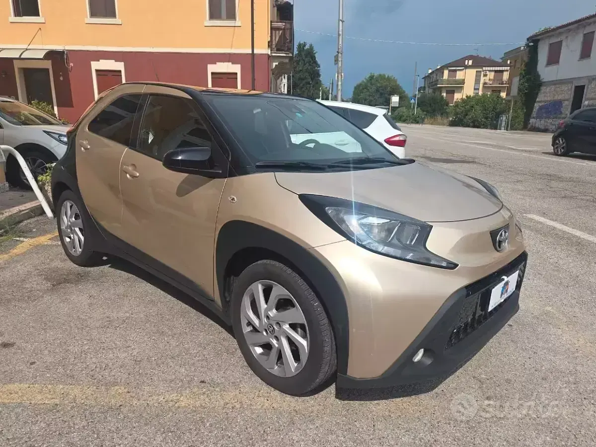Usata Toyota Aygo X Trend 72 CV (52 kW) 2022 Bianco SUV