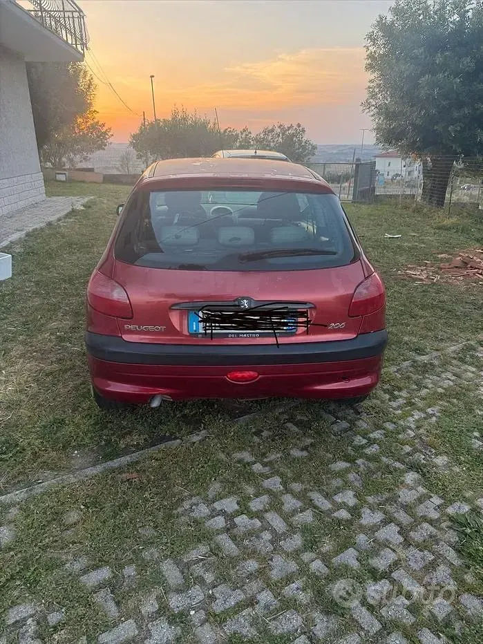 Usata Peugeot 206 60 CV (44 kW) 2001 Rosso Berlina