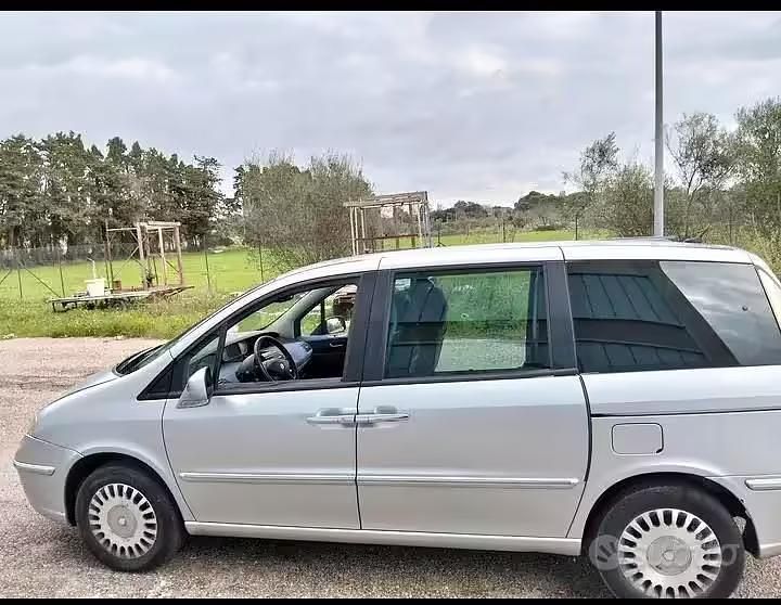 Usata Lancia Phedra 136 CV (100 kW) 2006 Grigio Monovolume