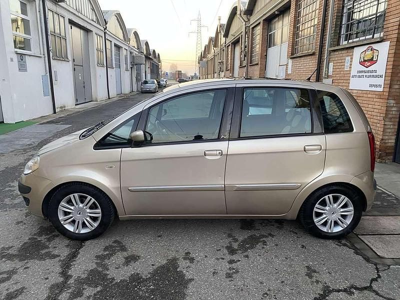Usata Lancia Musa 95 CV (69 kW) 2006 Oro Monovolume