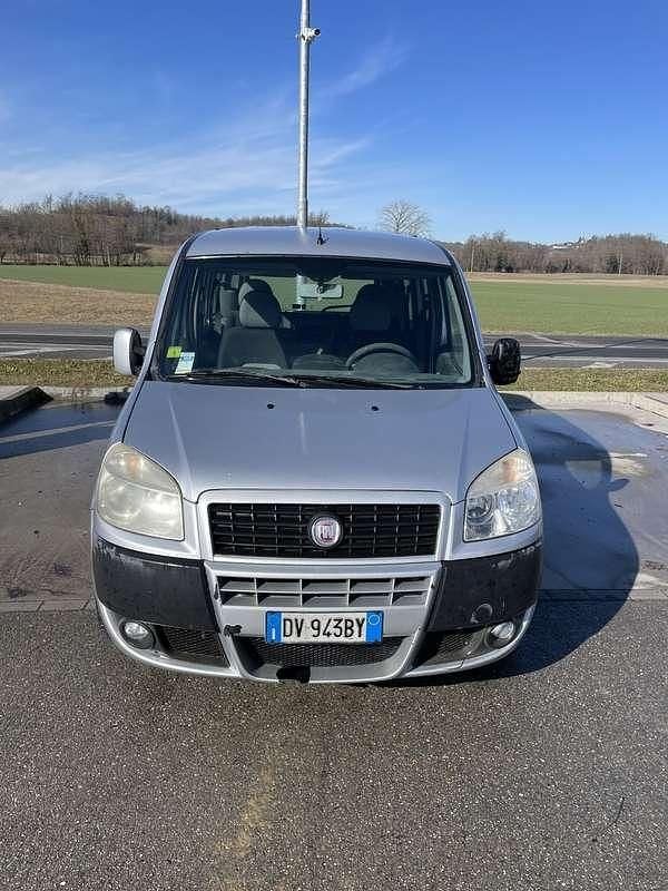 Usata Fiat Doblò 60 CV (44 kW) 2008 Argento Monovolume