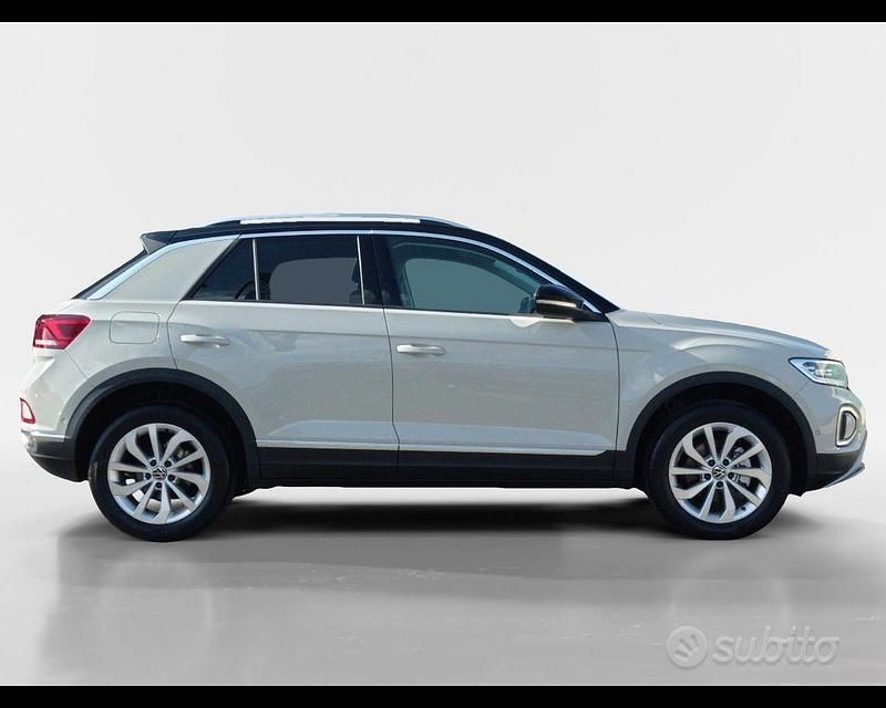 Nuova VW T-Roc Style 116 CV (85 kW) 2025 Grigio SUV