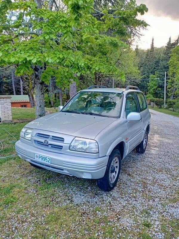 Grigio Usata 1999 Suzuki Grand Vitara SUV | 5350 € (Molto cara) - Immagine 1/4