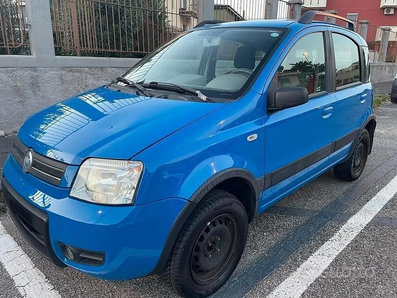 Usata Fiat Panda 4x4 Climbing 60 CV (44 kW) 2005 Blu Utilitaria
