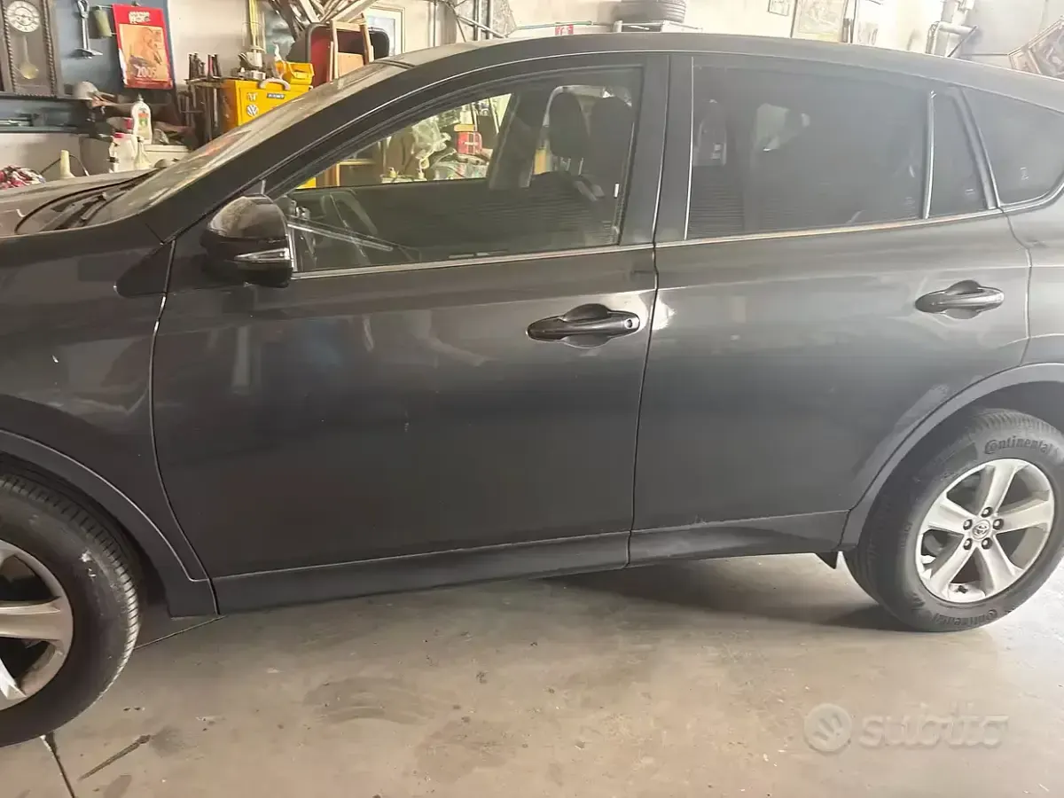Usata Toyota RAV4 124 CV (91 kW) 2014 Grigio SUV