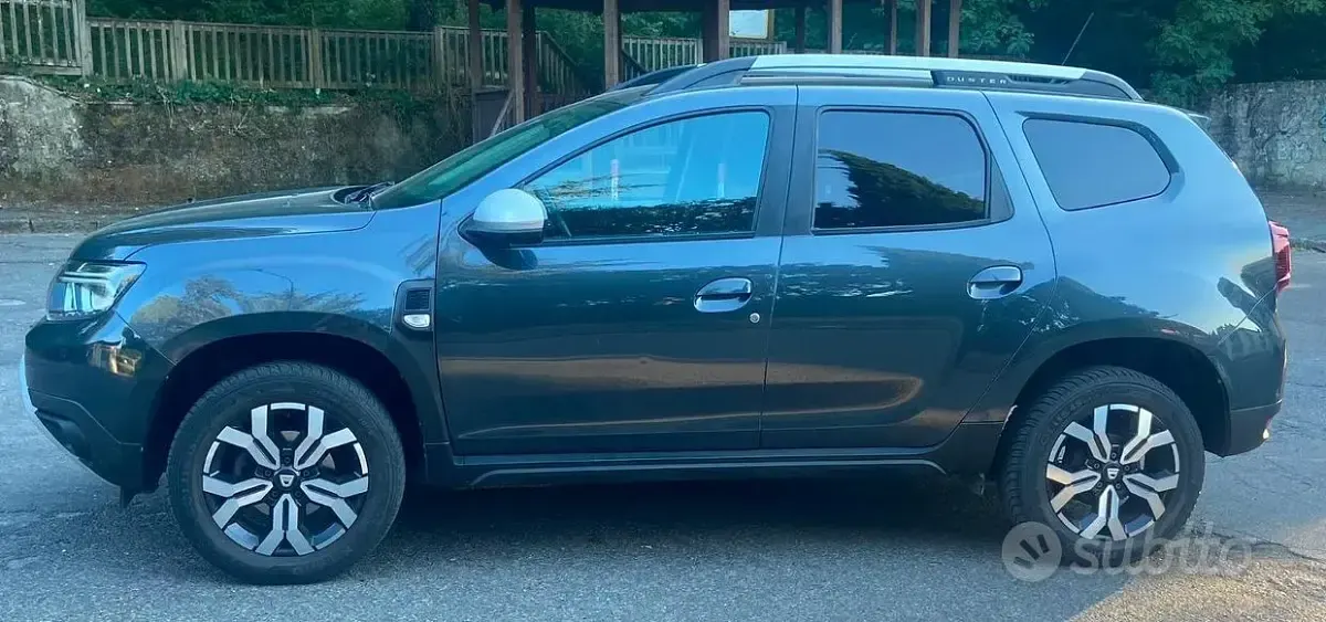 Usata Dacia Duster Prestige 101 CV (74 kW) 2021 Grigio SUV